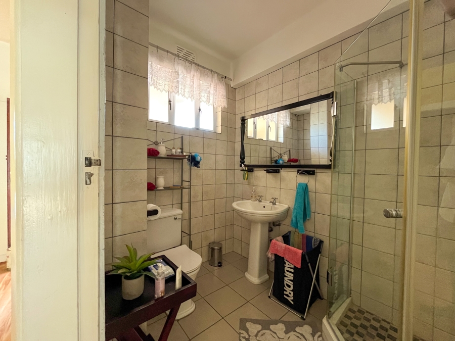 To Let 1 Bedroom Property for Rent in Sea Point Western Cape